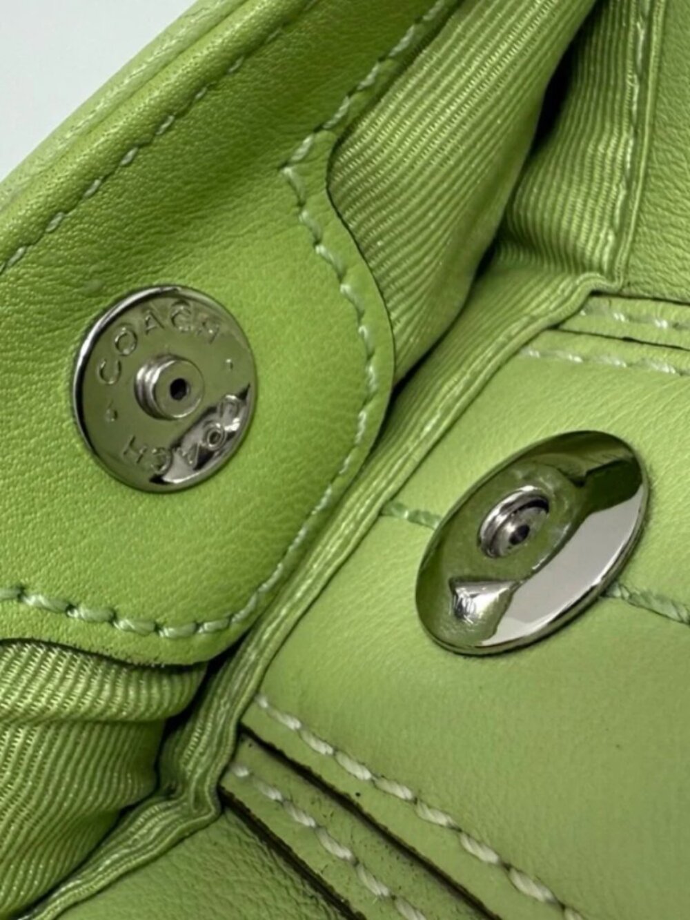 920 Coach Hampton Buckle Flap Crossbody Bag Pistachio Silver F11196 RARE - Picture 4 of 15